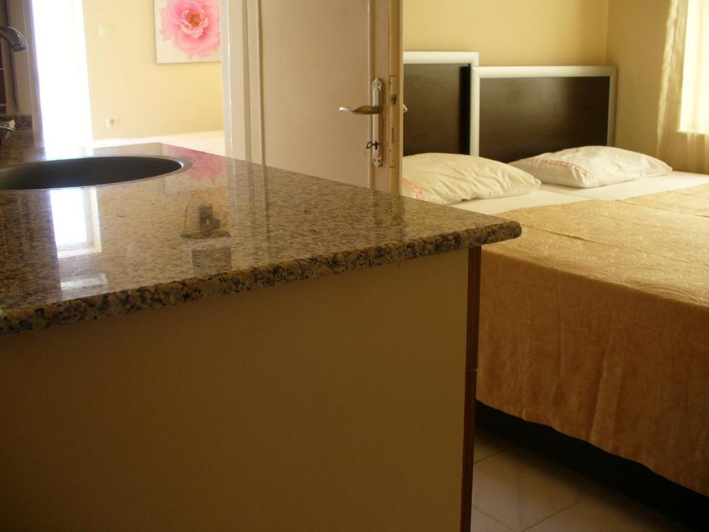 Kibar Apart Pansiyon Kusadasi Exterior foto
