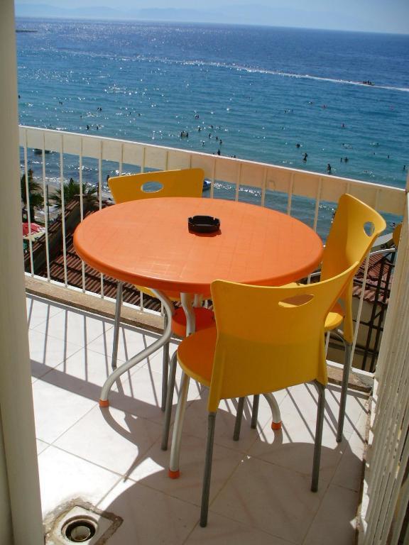 Kibar Apart Pansiyon Kusadasi Habitación foto